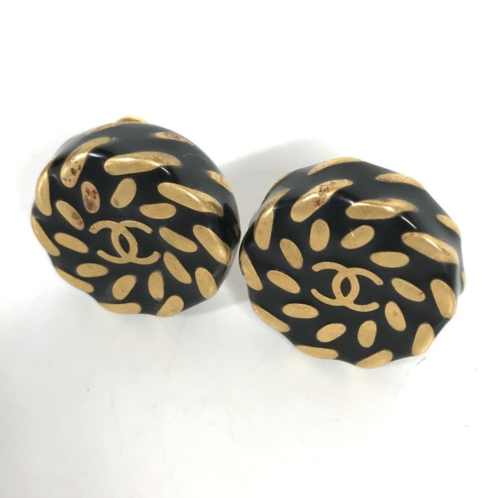 CHANEL Vintage Black Logo Earrings - Picture 3 of 8